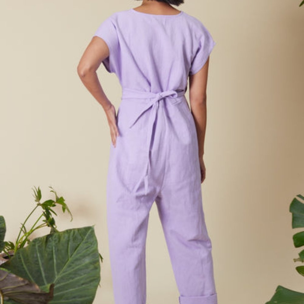 Lilac V-Neck Waist Tie Jumpsuit - Picture 4 of 11